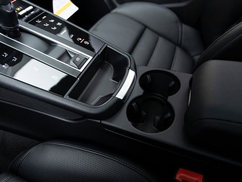 New 2026 Porsche Macan image 19