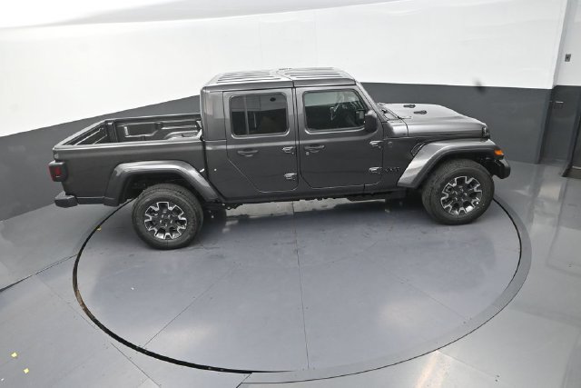 New 2026 Jeep Gladiator Sport AWD/4WD image 17