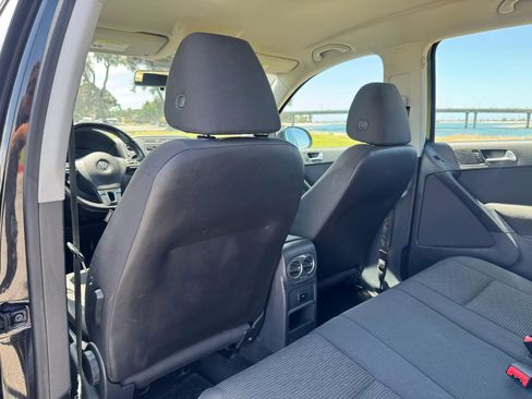 Used 2015 Volkswagen Tiguan S FWD image 32