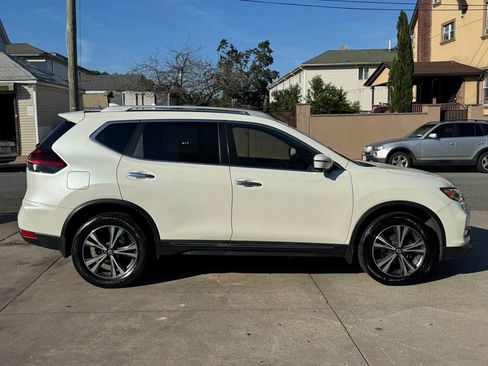 Used 2018 Nissan Rogue SL w/ Premium Package AWD/4WD image 4
