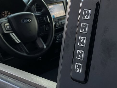 Used 2019 Ford F150 XLT image 14