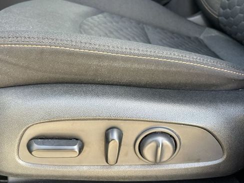Used 2020 Chevrolet Equinox LT w/ Driver Convenience Package FWD image 26