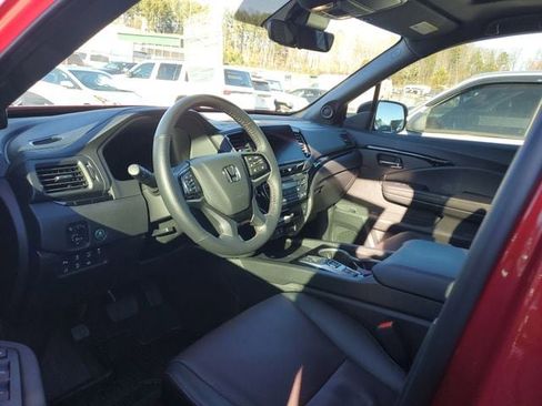 Used 2025 Honda Ridgeline Black Edition image 7