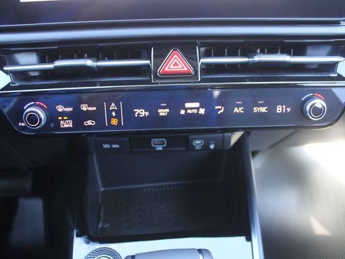 New 2026 Kia Niro EX FWD image 41