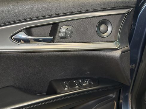 Used 2019 Lincoln Nautilus Reserve AWD/4WD image 18