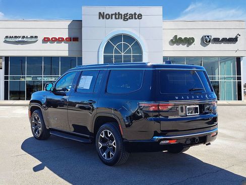 Used 2024 Jeep Wagoneer Series III image 2