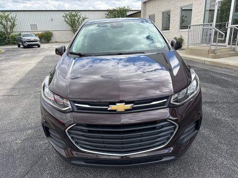Used 2022 Chevrolet Trax LS w/ Tint and Cruise Package AWD/4WD image 8