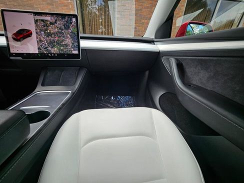 Used 2023 Tesla Model Y 2WD image 55