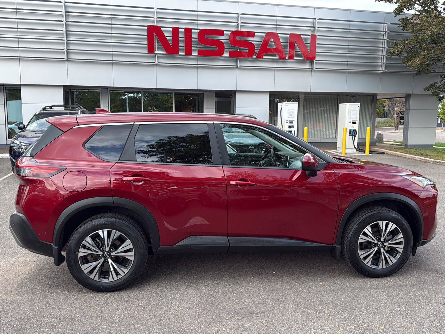Certified 2023 Nissan Rogue SV AWD/4WD image 8