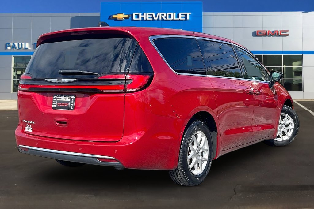 Used 2025 Chrysler Pacifica Select FWD image 6