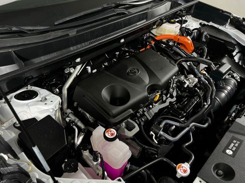 Certified 2025 Toyota RAV4 XLE image 10