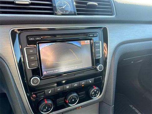 Used 2014 Volkswagen Passat 1.8T SE image 24