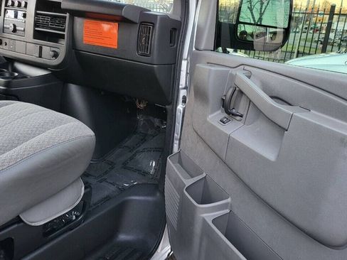 Used 2018 Chevrolet Express 3500 LT w/ LT Preferred Equipment Group RWD image 15