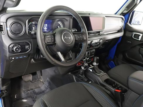 Used 2024 Jeep Wrangler Unlimited Rubicon 4xe w/ Capability Package AWD/4WD image 29