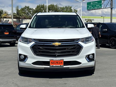 Used 2020 Chevrolet Traverse Premier image 2