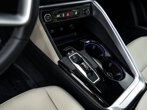 Used 2025 Audi Q5 Premium Plus w/ Premium Plus AWD/4WD image 11