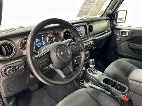 Used 2021 Jeep Wrangler Sport AWD/4WD image 14