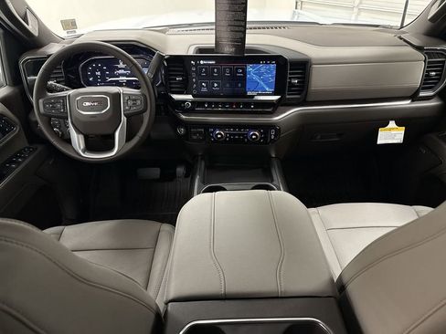 New 2026 GMC Sierra 3500 SLT w/ SLT Convenience Package image 21