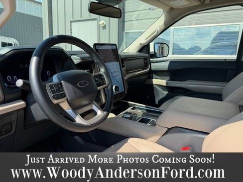 Used 2024 Ford Expedition Max Limited RWD image 8