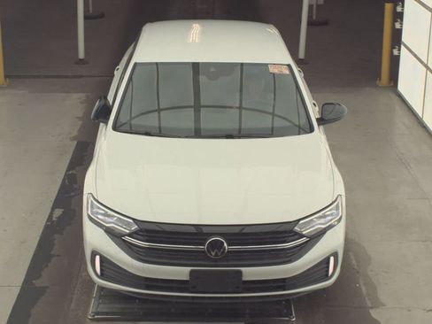 Used 2023 Volkswagen Jetta Sport image 3