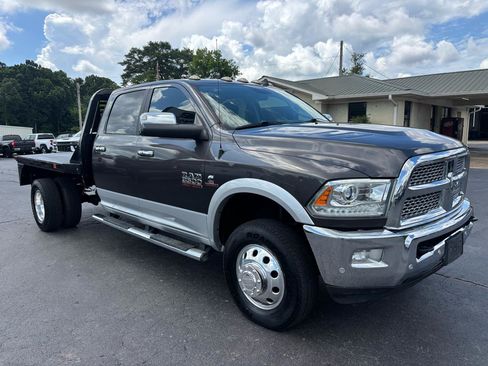 Used 2018 RAM 3500 Laramie AWD/4WD image 3