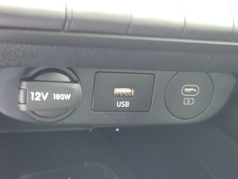 Used 2025 Hyundai Elantra SEL FWD image 23