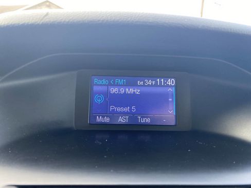 Used 2013 Ford Focus SE w/ SE Winter Pkg image 25