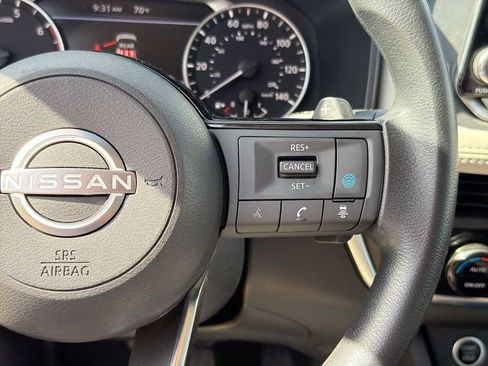 Used 2023 Nissan Rogue SV AWD/4WD image 21