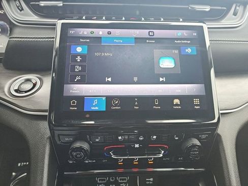 Used 2023 Jeep Grand Cherokee Limited w/ Luxury Tech Group II image 14