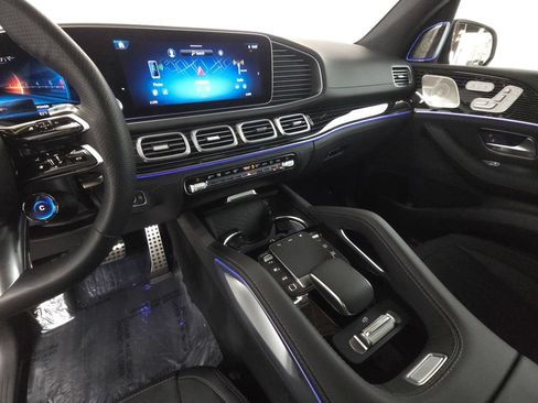 Certified 2025 Mercedes-Benz GLS 63 AMG 4MATIC image 15