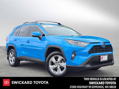 Certified 2021 Toyota RAV4 XLE Premium AWD/4WD image 1