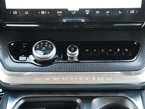 New 2027 Ford Expedition Platinum w/ Stealth Performance Package AWD/4WD image 23
