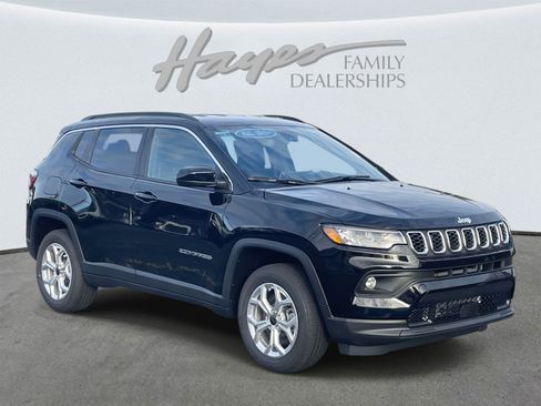 New 2026 Jeep Compass Latitude image 27