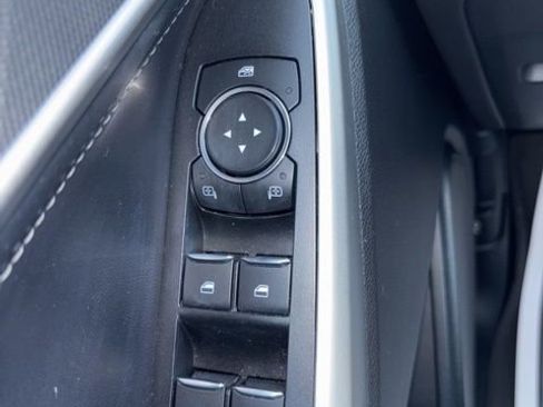 Used 2020 Ford Explorer XLT w/ Equipment Group 202A image 13