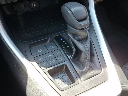 Used 2024 Toyota RAV4 LE image 29