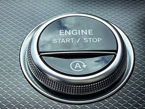 Used 2023 Mercedes-Benz C 300 Sedan image 36
