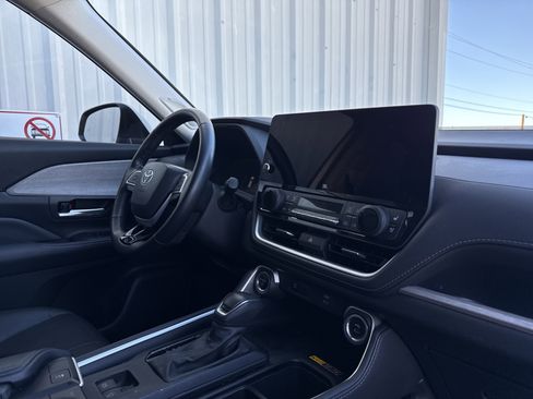 Used 2024 Toyota Grand Highlander Limited image 47