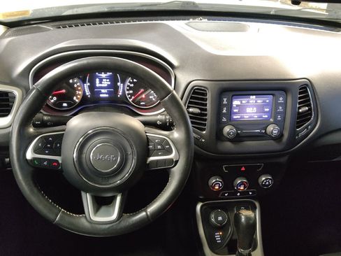 Used 2018 Jeep Compass Latitude w/ Cold Weather Group AWD/4WD image 22