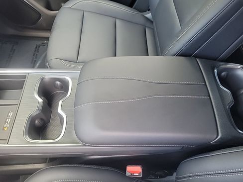 New 2026 GMC Acadia Elevation w/ Elevation Premium Package FWD image 17