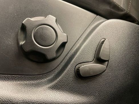 Used 2019 Ford EcoSport SE w/ SE Convenience Package image 10