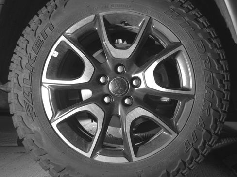 Used 2025 Jeep Compass Trailhawk AWD/4WD image 15