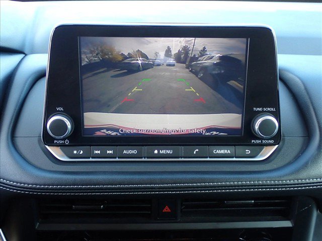 Used 2024 Nissan Rogue S AWD/4WD image 15