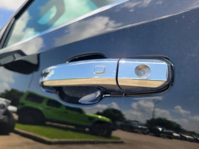 Used 2025 GMC Sierra 1500 Denali Ultimate AWD/4WD image 11