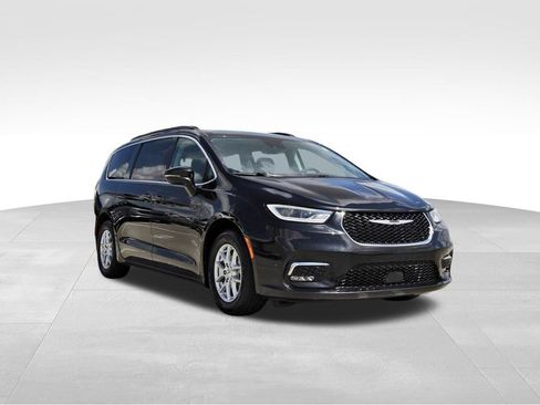 Used 2022 Chrysler Pacifica Touring-L image 1
