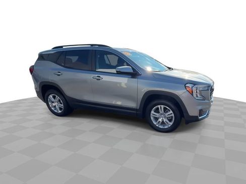 Certified 2023 GMC Terrain SLE w/ Driver Convenience Package AWD/4WD image 2