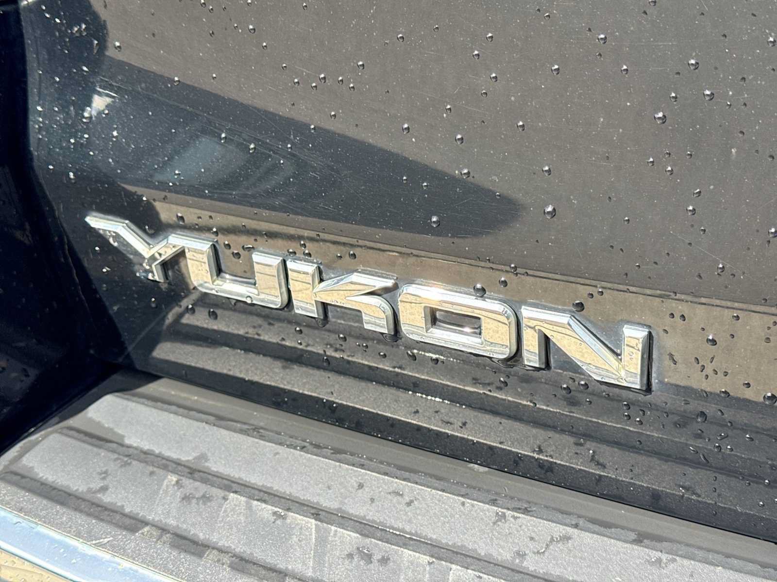 Used 2017 GMC Yukon Denali AWD/4WD image 12