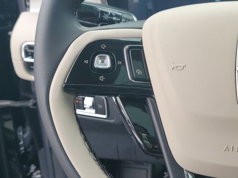 New 2026 Lincoln Corsair Premiere image 17