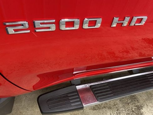 Used 2021 Chevrolet Silverado 2500 LT w/ Convenience Package image 7