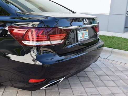 Used 2013 Lexus LS 460 AWD w/ Comfort Pkg image 19