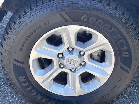 Used 2014 Toyota 4Runner SR5 AWD/4WD image 34